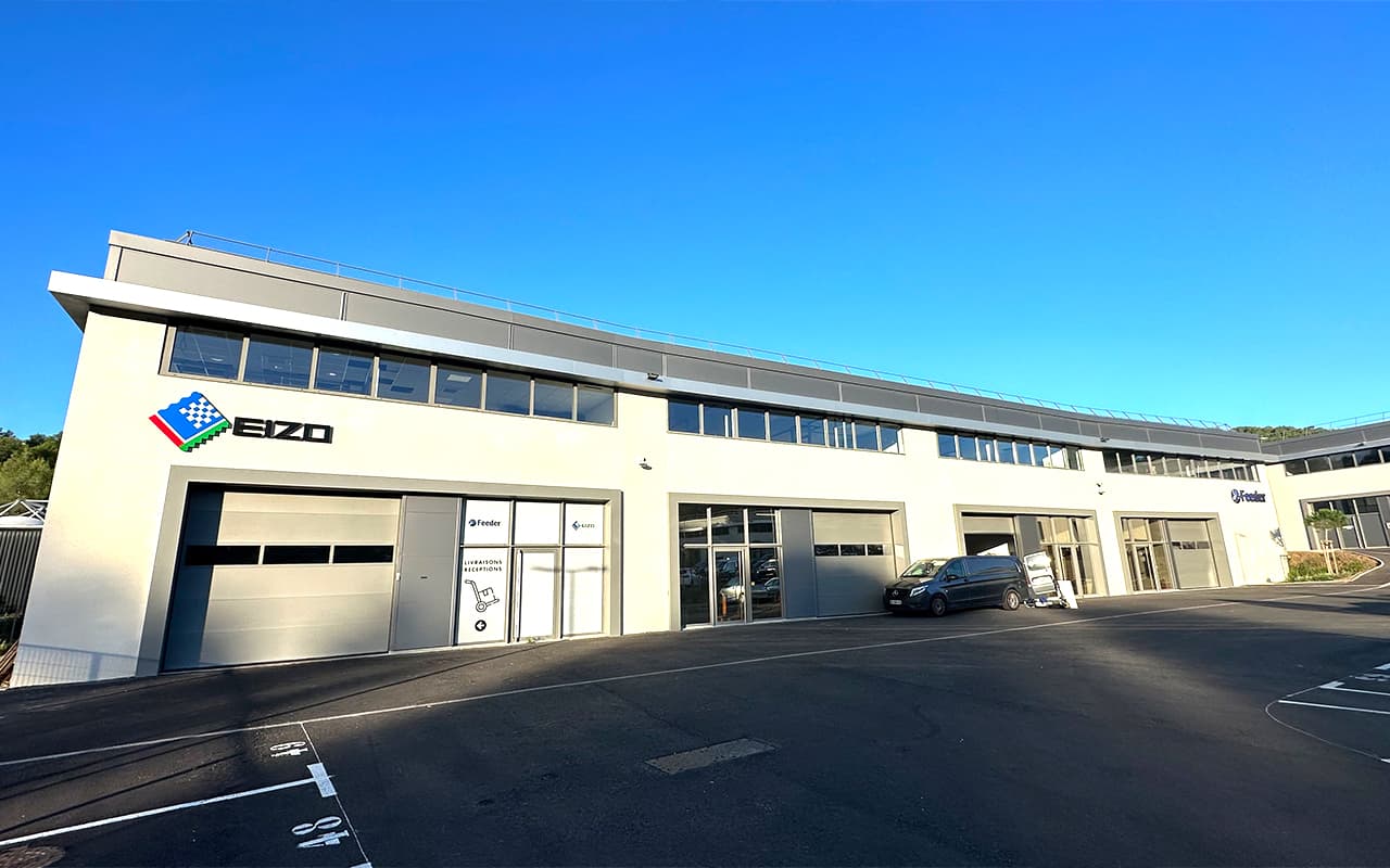 Feeder / EIZO France - Enseigne & signalétique complète entrepôt et siège social